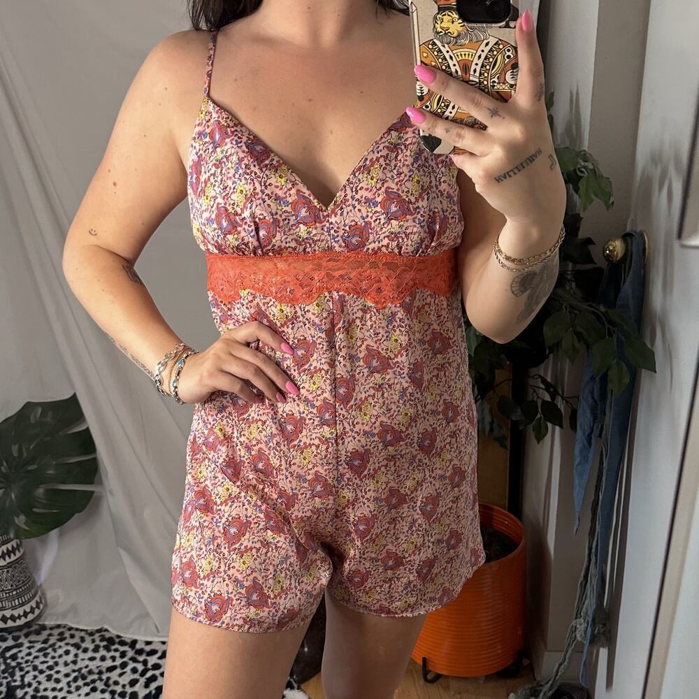 Floreat Anthropologie Juniper Floral Sleep Romper Pink Size Small